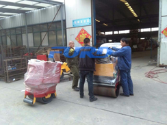 福瑞得機械座駕壓路機，手扶壓路機包裝發(fā)貨