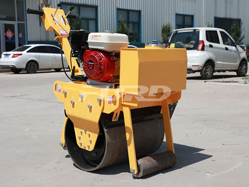 要想小型壓路機壓實效果好還需要專業(yè)的方法！